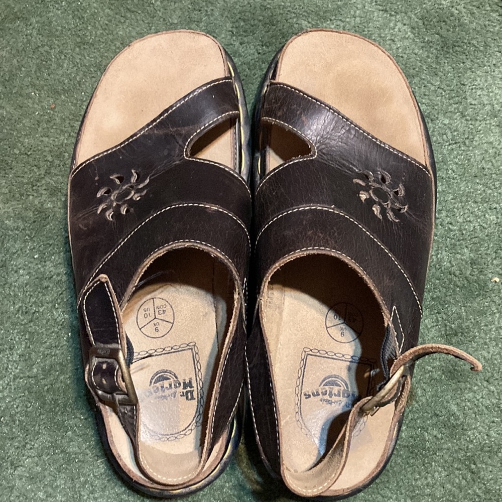 🏴󠁧󠁢󠁥󠁮󠁧󠁿 Dr. Martens MIE Sun ☀️ Cut Out Vintage Sandals US 10/UK 9 1990’s - Picture 2 of 8